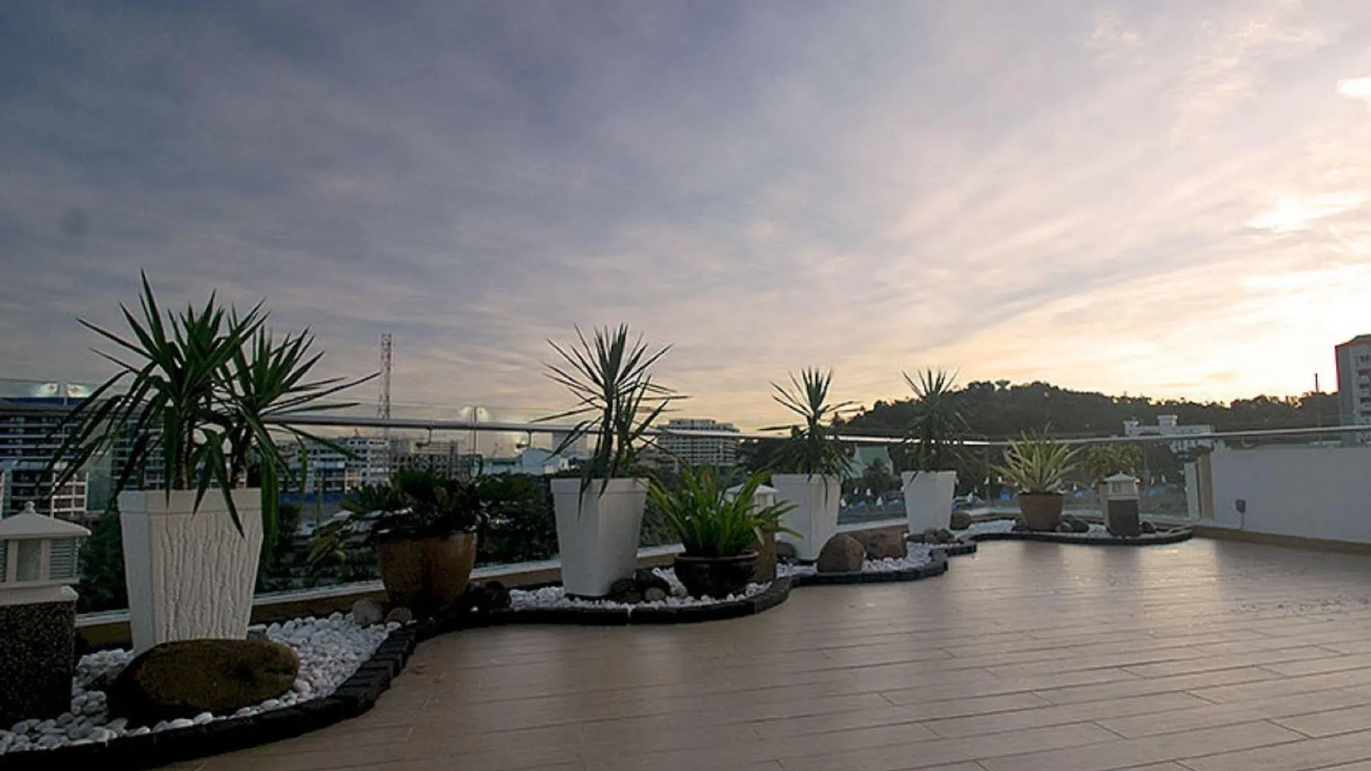 Oceania Hotel Kota Kinabalu 3*,